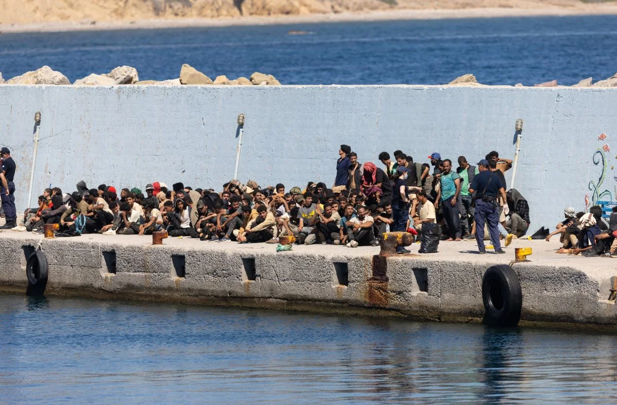 Κρήτη: Ανατριχιαστικές λεπτομέρειες για το κύκλωμα - Μασκοφόροι με καλάσνικοφ συνοδεύουν τους λαθρομετανάστες μέχρι τα ελληνικά χωρικά ύδατα.