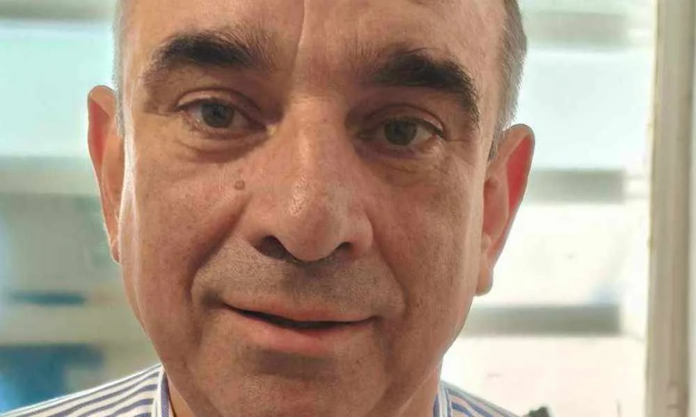 Ο Δημήτρης Νικολιάς εδώ και περισσότερα από τριάντα χρόνια έχει δώσει σώμα και ψυχή στον ιστορικό Αθηναϊκό