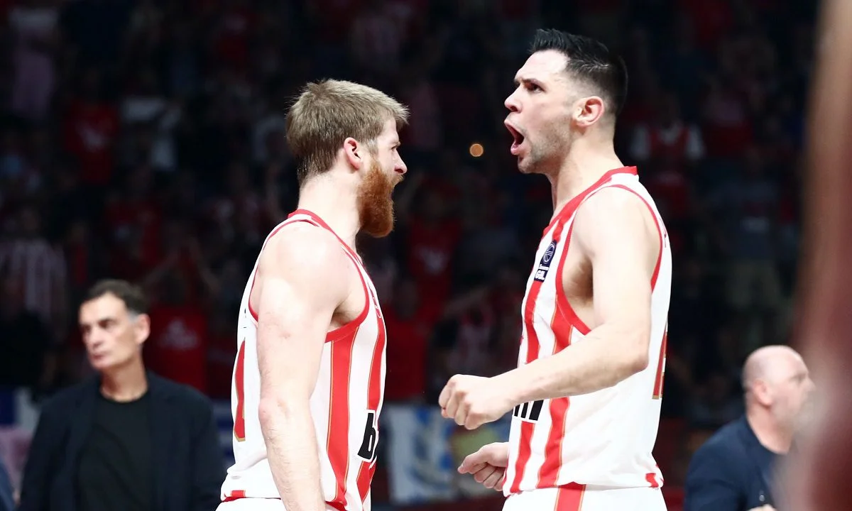 Ολυμπιακός: Πρόταση πρόωρης ανανέωσης στον Κώστα Παπανικολάου