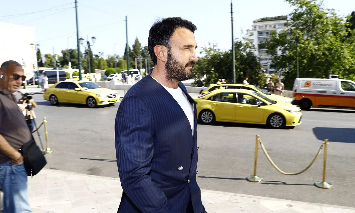 Έχει βαλθεί να τρελάνει κόσμο ο Θόδωρος Καρυπίδης αυτό το καλοκαίρι. Ο Άρης έχει μπει πολύ δυναμικά στην αγορά και δεν... κόβει.