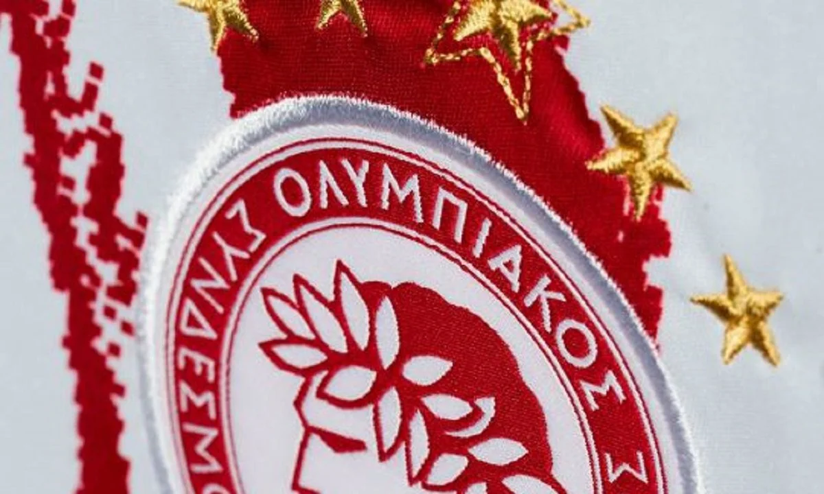 Ο Ολυμπιακός παρουσίασε μέσω σόσιαλ τη νέα εκτός έδρας εμφάνιση, που θα φορούν οι νταμπλούχοι τη φετινή σεζόν