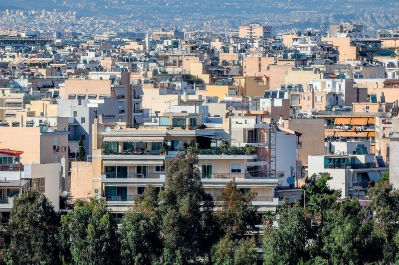Τράπεζα της Ελλάδος: Μελέτη για το στεγαστικό παρουσιάζει το τραγικό τοπίο στα ενοίκια - 6 στους 10 δίνουν πάνω από το 40% του εισοδήματός τους