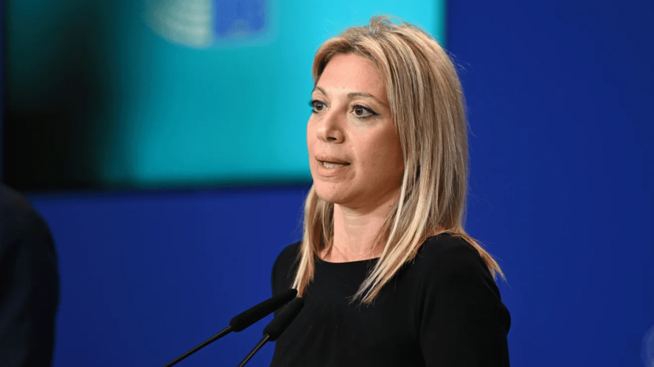 Μ.Καρυστιανού: «Επί της ουσίας δεν υπάρχει Δημοκρατία στην Ελλάδα - Ευτυχώς υπάρχει και η άλλη Ελλάδα που τιμά τη Δημοκρατία με πράξεις».