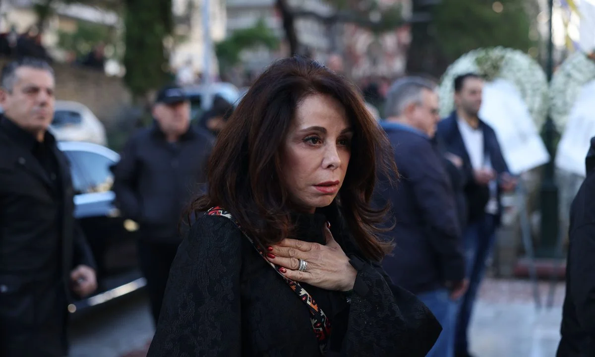 Βούλα Πατουλίδου: Το συγκινητικό της μήνυμα μετά το θάνατο του συζύγου της!