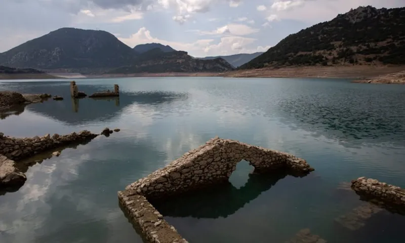 Χωρίς νερό η Αθήνα σε ενάμιση χρόνο από τώρα – Κόκκινος συναγερμός από τον Βασίλη Ζόραπα