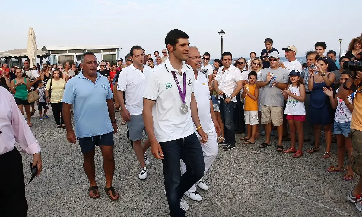 Σαν σήμερα η Κύπρος βλέπει επιτέλους έναν αθλητή της να κατακτά μετάλλιο σε Ολυμπιακούς Αγώνες, είναι ο Παύλος Κοντίδης