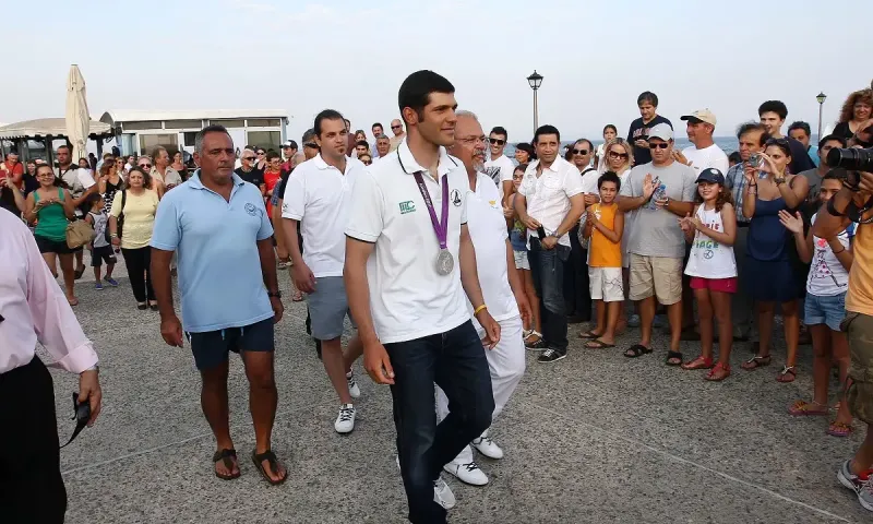 Σαν σήμερα, η Κύπρος πανηγυρίζει το πρώτο μετάλλιο στους Ολυμπιακούς με τον Παύλο Κοντίδη στην ιστιοπλοΐα
