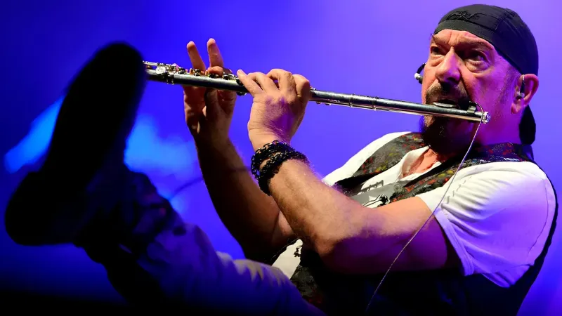 Ο Ian Anderson των Jethro Tull εξηγεί πως έμαθε φλάουτο