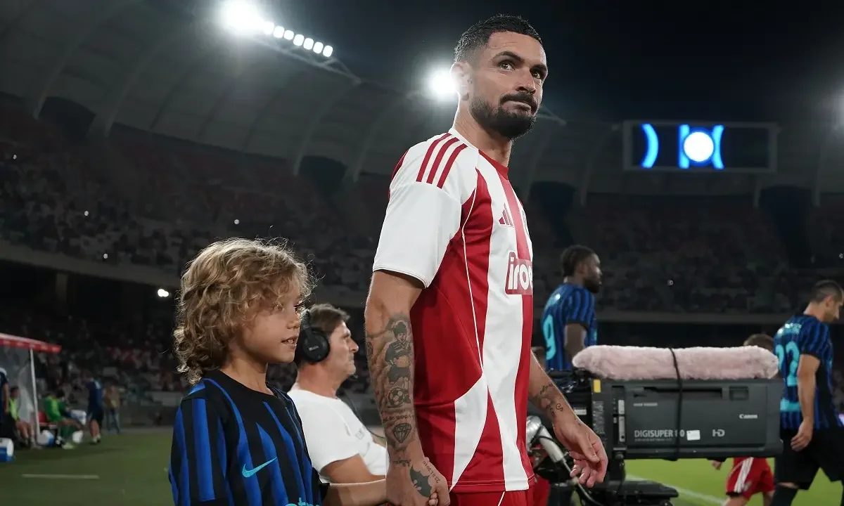 Τα είπαν Μεντιλίμπαρ και Καμπελά μετά την απόφαση του βάσκου προπονητή να αφήσει τον Γάλλο εκτός ευρωπαϊκής λίστας.