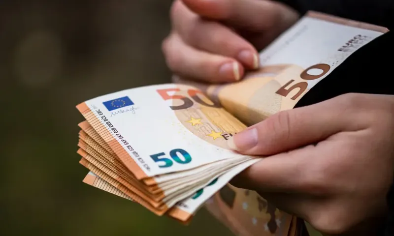 Επίδομα 250 ευρώ: Αλλαγές ανακοινώνει η κυβέρνηση – Αυτοί μένουν… έξω