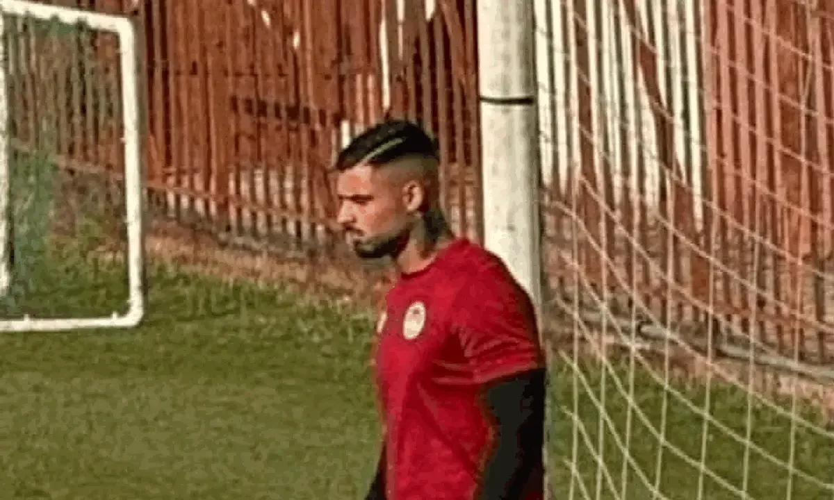 Η Προοδευτική θα έχει και πάλι φέτος στις τάξεις της τον ταλαντούχο τερματοφύλακα Κωνσταντίνο Σταρένιο που επέστρεψε στην ομάδα