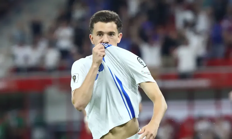 Ο «μικρός πρίγκιπας» της Ελλάδας: Η UEFA αποθεώνει τον Καρέτσα!