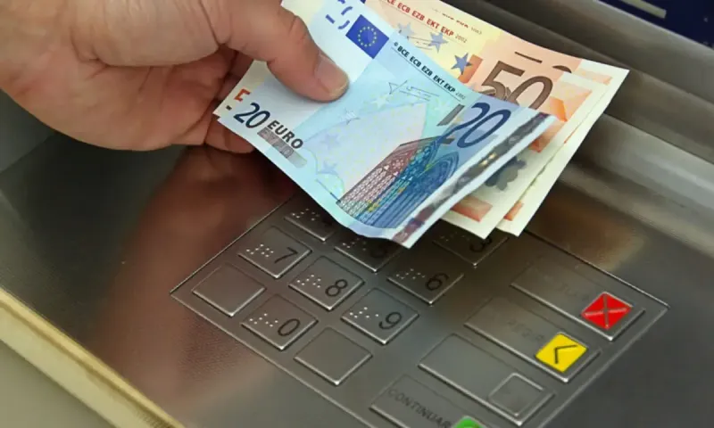Καταβολές ύψους 65,8 εκατ. ευρώ σε 65.951 δικαιούχους από e-ΕΦΚΑ και ΔΥΠΑ