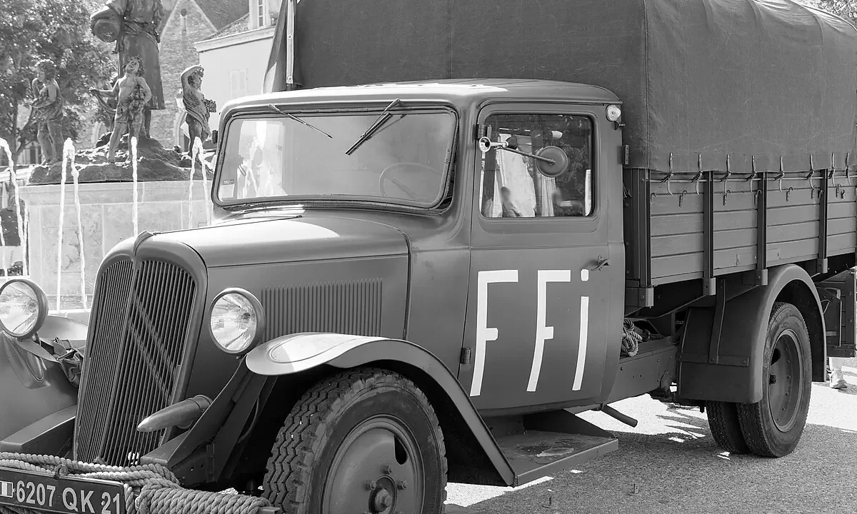Ασπρόμαυρη εικόνα φορτηγού Citroën του Β΄ Παγκοσμίου Πολέμου