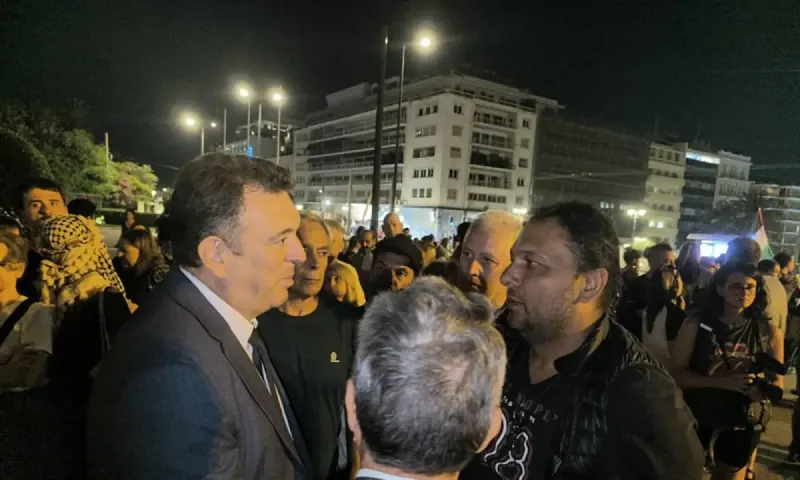 Νικόλαος Παπαδόπουλος: Στο πλευρό του πατέρα θύματος των Τεμπών που κάνει απεργία πείνας στο Σύνταγμα