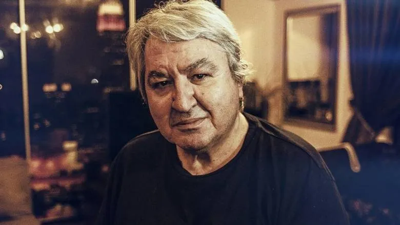 Ο αξέχαστος Γιώργος Σαρρής σε μια σπάνια αυτοβιογραφική συνέντευξη