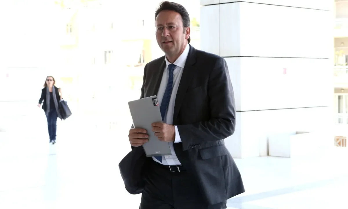 Σε… τρικυμία αγωνιστικά και διοικητικά ο Παναθηναϊκός. Το αυτογκόλ Αλαφούζου με Πιλάβιο. Γιατί είναι λάθος η κίνηση
