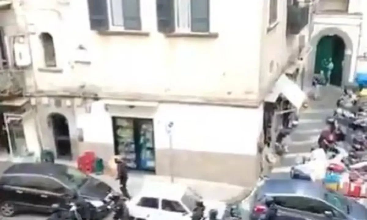 Χαμός και ξύλο στους δρόμους της πόλης πριν από το ματς της Νάπολι με την Σπόρινγκ Λισαβόνας για το Champions League