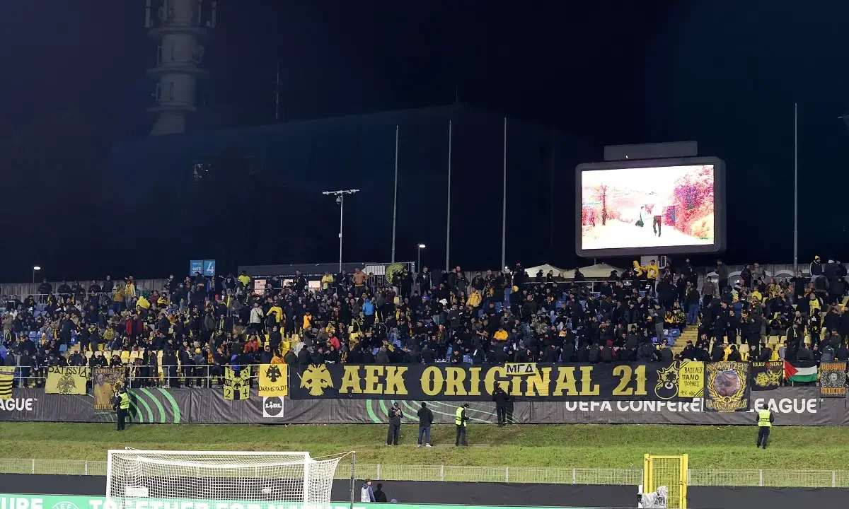 Η ΑΕΚ επιστρέφει σε φάση αγώνων μετά τα προκριματικά στην Ευρώπη και οι οπαδοί της έχουν κάνει κατάληψη στην έδρα της Τσέλιε