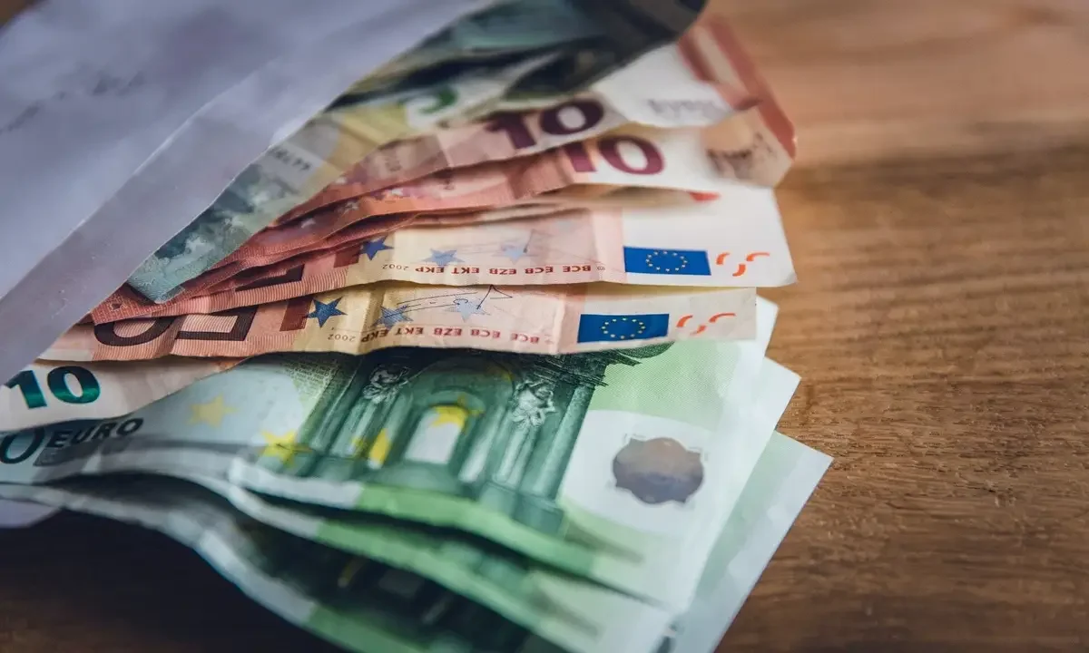 Έρχονται νέες πληρωμές από e-ΕΦΚΑ και ΔΥΠΑ – Δείτε τις ημερομηνίες!