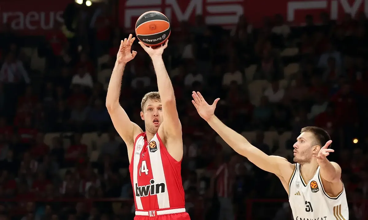Ο Βεζένκοφ ξανά κορυφή στη Euroleague με εμφάνιση ηγέτη