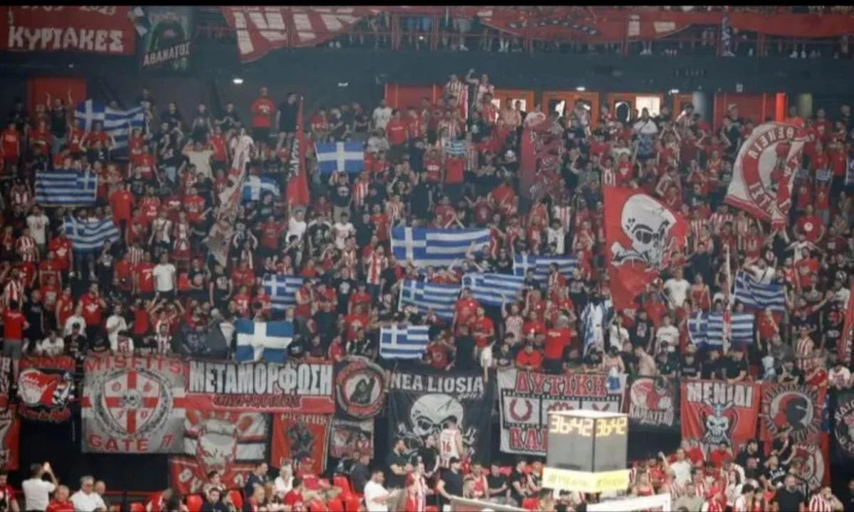 Ολυμπιακός – Παναθηναϊκός : Η Θύρα 7 θέλει ΣΕΦ γεμάτο με ελληνικές σημαίες