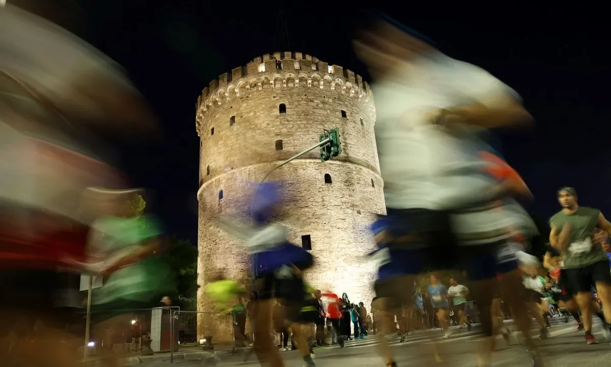 10.000 δρομείς από 52 χώρες συμμετείχαν στον 13ο Νυχτερινό Ημιμαραθώνιο Θεσσαλονίκης. Μεγάλοι νικητές οι Γιαννάτης και Κοκκόρου