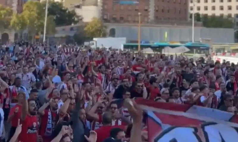 Κοκκίνισε η Βαρκελώνη - Ήταν αναμενόμενο αλλά... όχι αυτό το πράγμα