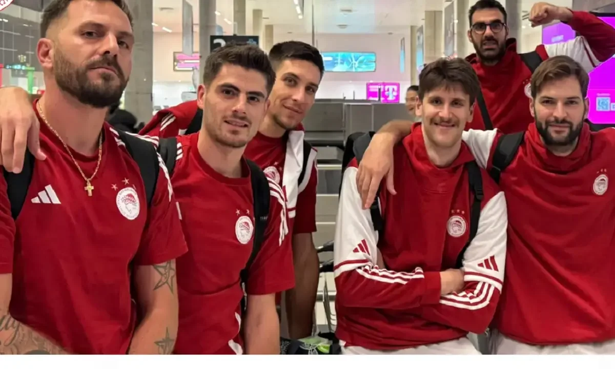 Ο Ολυμπιακός διέλυσε τη Νάπρεντακ 3-0 και αγγίζει την πρόκριση στο Champions League
