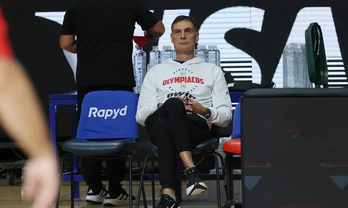 Ο Γιώργος Μπαρτζώκας μίλησε για την κατάσταση του Παπανικολάου και απάντησε στα σενάρια ενίσχυσης με τον Ντινγουίντι