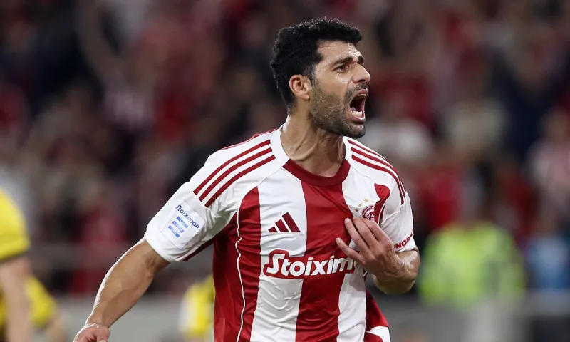 Ολυμπιακός - ΑΕΚ 2-0: Στο Καραϊσκάκης δεν έχει αντίπαλο