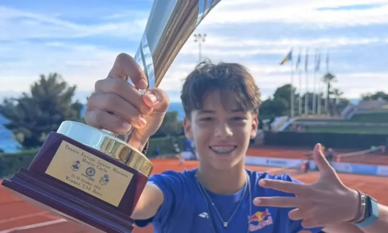 2025 Tennis Europe Junior Masters: Ο Θανάσης Ζαννιάς συγχαίρει τον Ραφαήλ Παγώνη για το σπουδαίο επίτευγμα του στο Monte-Carlo