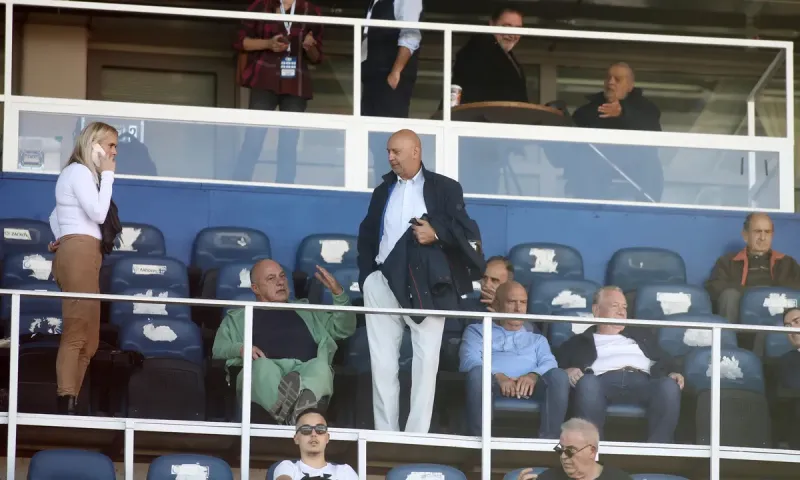 Έπεσαν... χαστούκια στο Καυτανζόγλειο!