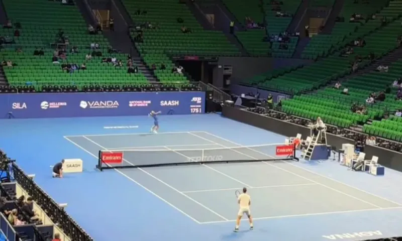 ATP 250 Αθήνας: Απογοητευτική πρεμιέρα με άδειες κερκίδες, οργανωτικό χάος και 10 αποσύρσεις