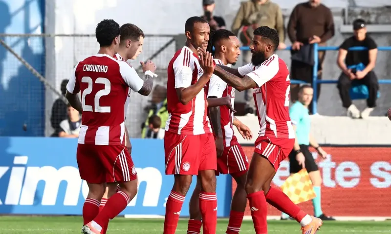 Κηφισιά - Ολυμπιακός 1-3: Έβαλε πέντε γκολ, μέτρησαν τα τρία και κέρδισε εύκολα την Κηφισιά των δέκα παικτών που είχε ισοφαρίσει