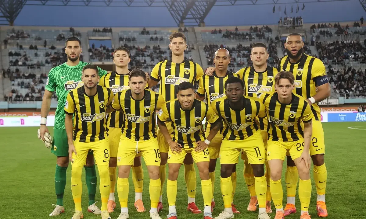 Η ΑΕΚ έβγαλε όλο το πρώτο ημίχρονο με τον ΟΦΗ με 4-4-2 που ομως ακυρώνει ουσιαστικά δύο θέσεις και αυτό φαίνεται