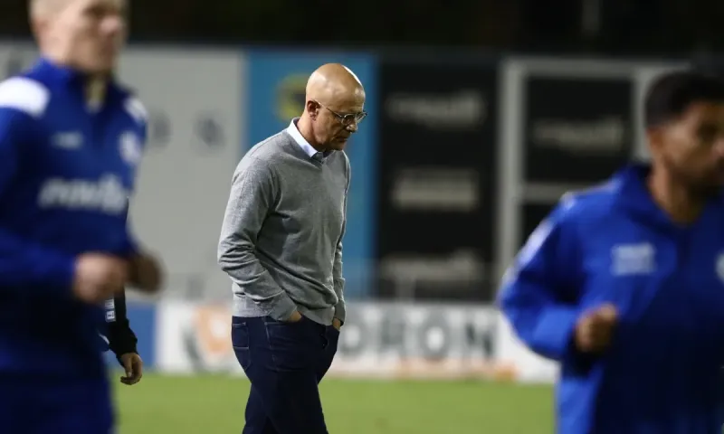 Ατρόμητος – Βόλος 0-1: Καλπάζει η ομάδα του Αχιλλέα Μπέου – Βγάλτε τις φανέλες και φύγετε από εδώ φώναζαν για παίκτες και Βόκολο στο Περιστέρι…