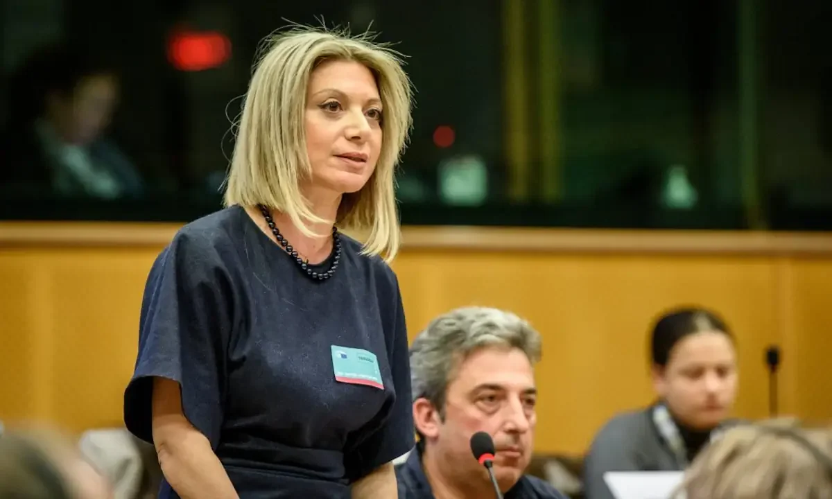 Μαρία Καρυστιανού: «Οι πολιτικοί υπεύθυνοι παραμένουν ΠΑΝΤΑ εκτός κάδρου, ΑΤΙΜΩΡΗΤΟΙ!, προστατευμένοι από το άρθρο 86».