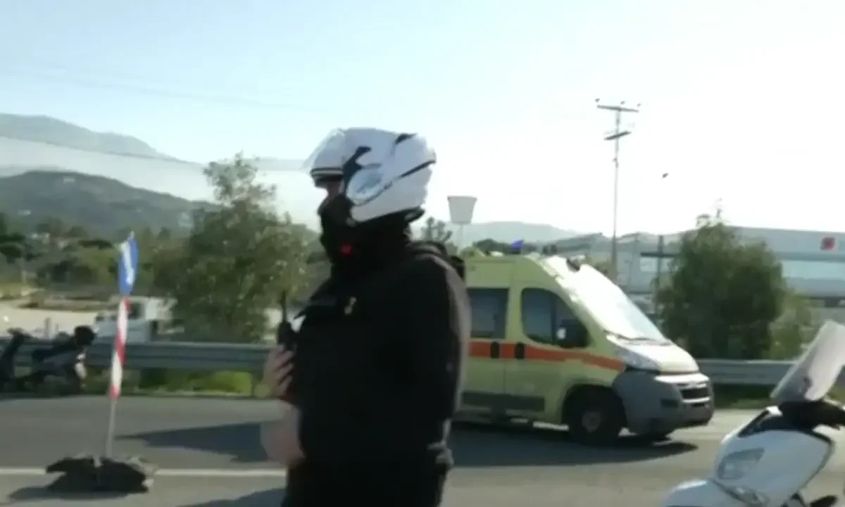 Κινητοποιήσεις αγροτών: Αδιανόητο περιστατικό στη γέφυρα Ρίου - Αντιρρίου με τις κλούβες να διακινδυνεύουν ακόμα και ζωές ασθενών.