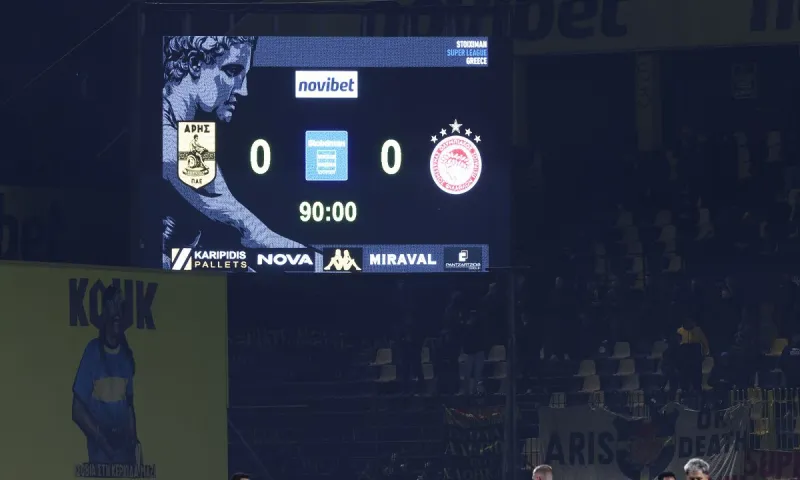 Άρης - Ολυμπιακός 0-0: Δεν μπορεί να κερδίσει τον Άρη - Ανάσα ζωής στο παιχνιδι της χρονιάς για Καρυπίδη