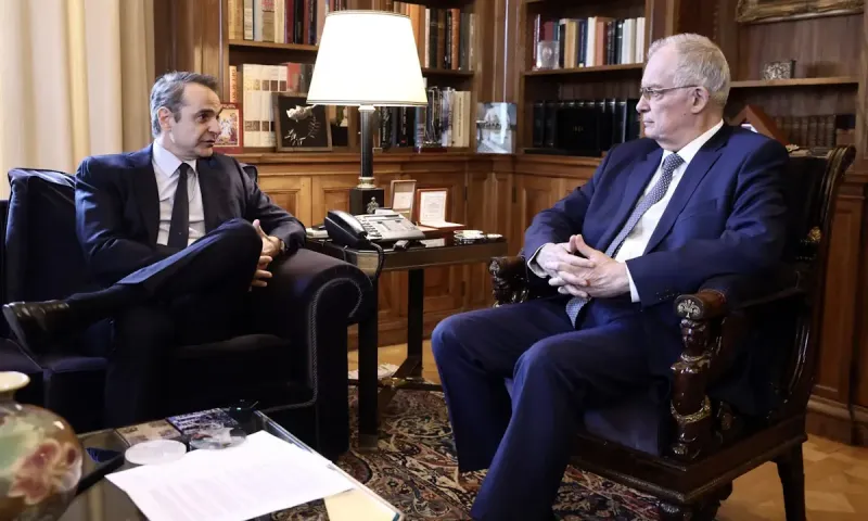 Κυριάκος Μητσοτάκης: Φθηνά επικοινωνιακά τρικ για να στοχοποιήσει τους αγρότες – «Στερούν το δικαίωμα να πάει κάποιος στο χωριό του τα Χριστούγεννα»