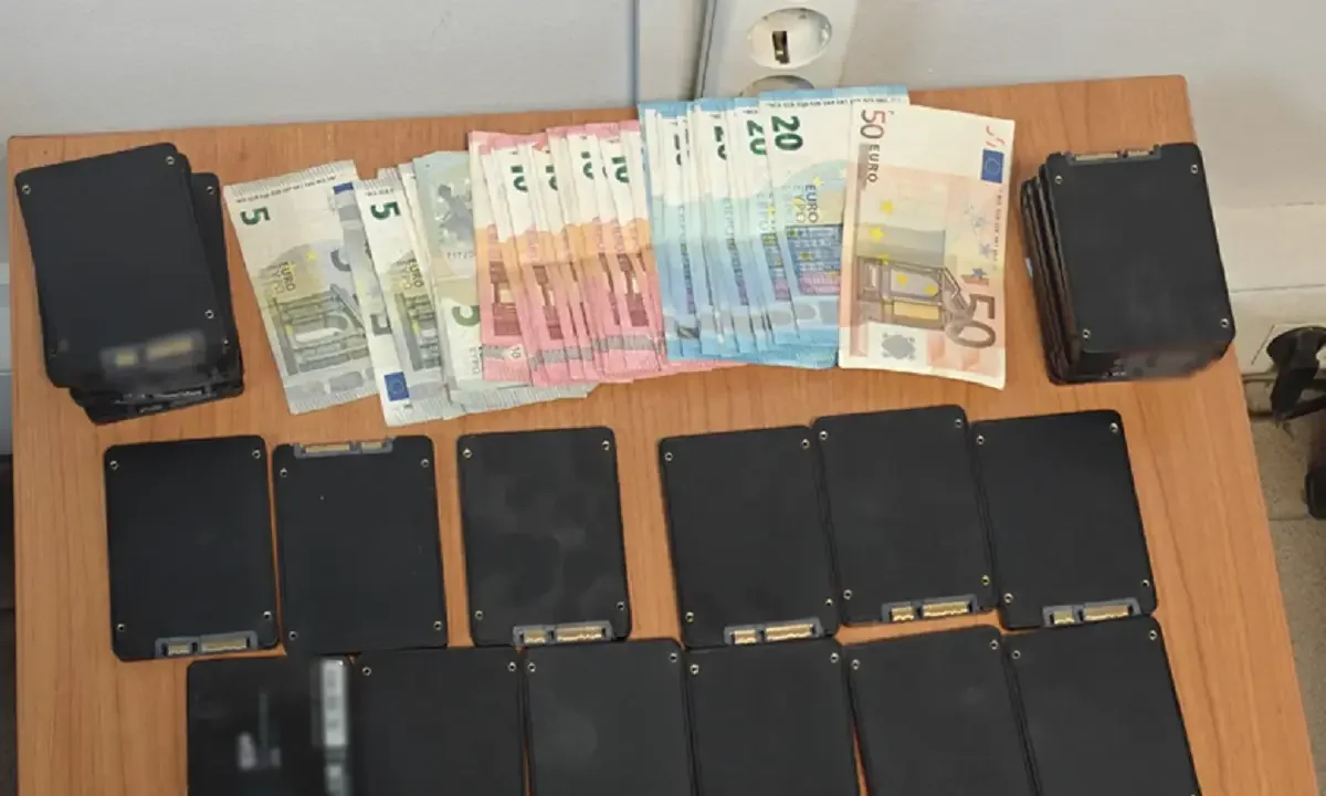 Εντατικούς ελέγχους σε όλη τη χώρα πραγματοποιεί η Ελληνική Αστυνομία για τον παράνομο τζόγο που, όπως κάθε χρόνο, βρίσκεται σε έξαρση την περίοδο των εορτών.