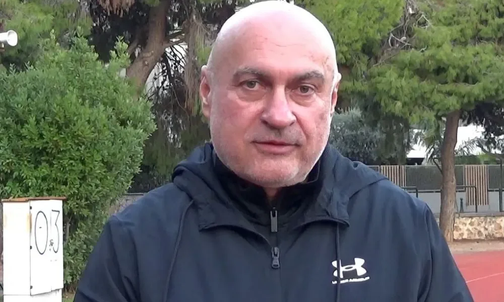 «Διαζύγιο» με τον Αυγέρη Πάσχο