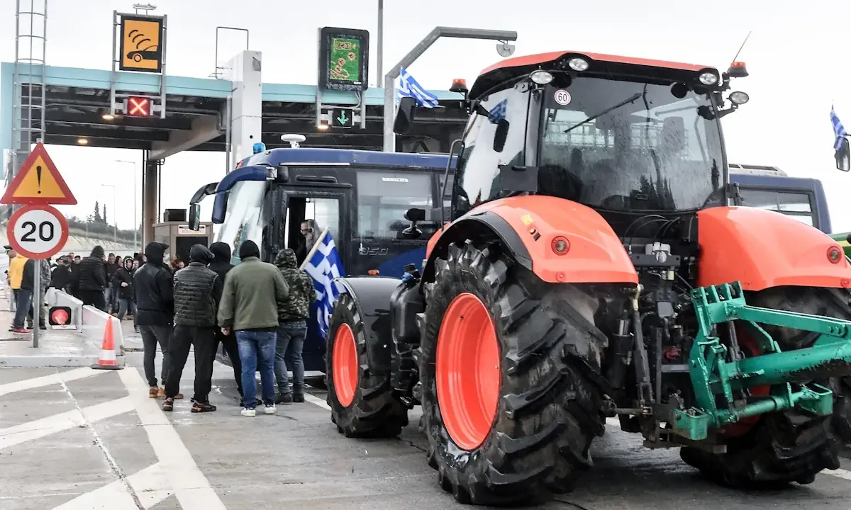 Πρωτοχρονιά στις επάλξεις αλλά με ανοιχτά μπλόκα θα κάνουν οι αγρότες - «Δεν κάνουμε πίσω. Δεν φοβόμαστε. Δεν υποχωρούμε», δηλώνουν.