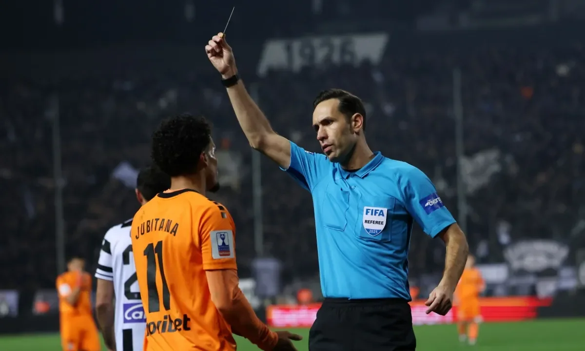 Οι διαιτητές της 16ης αγωνιστικής της Super League. Άρης – ΑΕΚ, Παναθηναϊκός – Πανσερραϊκός, Ατρόμητος – Ολυμπιακός, ΠΑΟΚ – Παναιτωλικός.