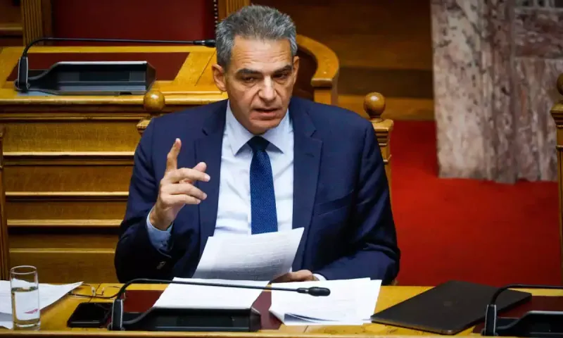 Άγγελος Συρίγος: Προσπάθησε να συμμαζέψει τα ασυμμάζευτα για τη διπλωματική γκάφα Μητσοτάκη με Βενεζουέλα - «Δεν είναι καθηγητής Διεθνούς Δικαίου»