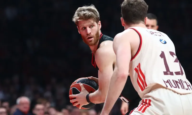 Ολυμπιακός - Μπάγερν 95-80: Σε ένα υποτονικό βράδυ είχε Γουόρντ - Βεζένκοφ - Μιλουτίνοφ και στο τέλος Ντόρσεϊ