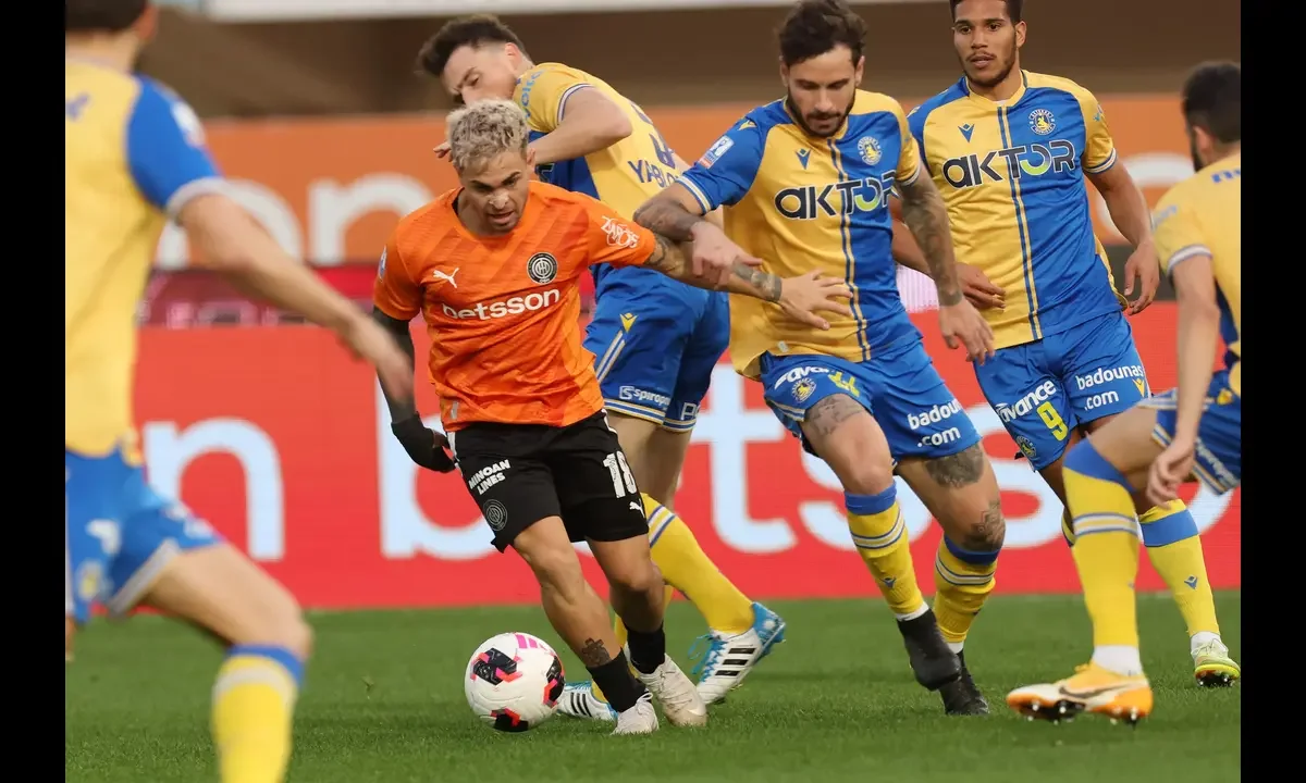 ΟΦΗ - Αστέρας Τρίπολης, παιχνίδι Super League με ένταση, ρυθμό, μάχες στο κέντρο, φάσεις εκατέρωθεν και βαθμολογικό ενδιαφέρον μέχρι τέλους.