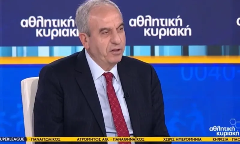 Ο Παναγιώτης Βαρούχας αποθέωσε τους Έλληνες διαιτητές και τον Μάκη Γκαγκάτση