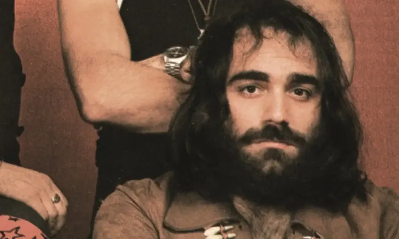 Όταν οι αεροπειρατές κατάλαβαν ποιος ήταν ο διάσημος Έλληνας της πτήσης , του έφεραν τούρτα για τα γενέθλιά του.